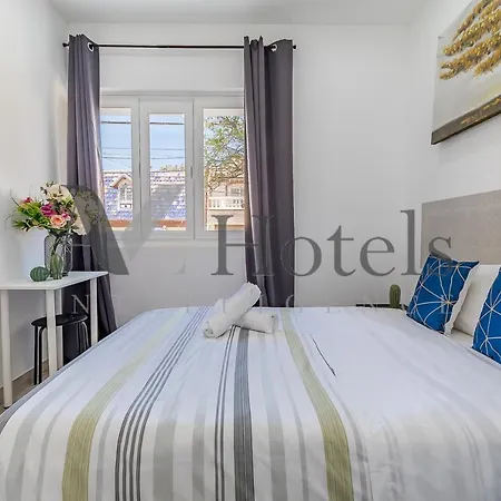 Ayz Silvela - Auto Check-in Hotel Málaga