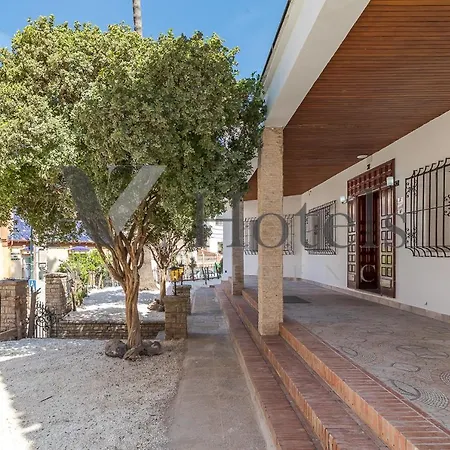 Ayz Silvela - Auto Check-in Hotel