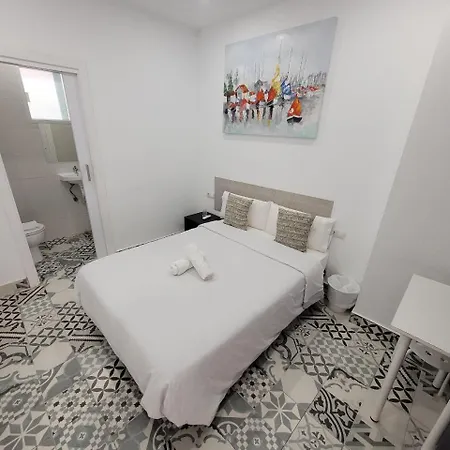 Ayz Silvela - Auto Check-in Hotel