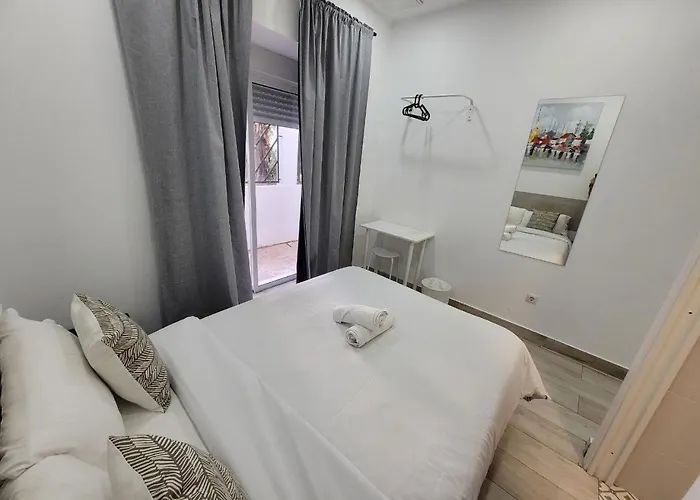 Ayz Silvela - Auto Check-in * مالقة