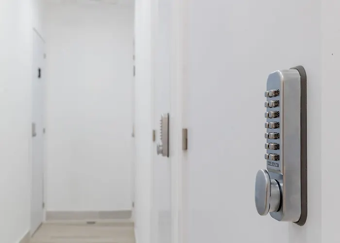 Ayz Silvela - Auto Check-in * مالقة