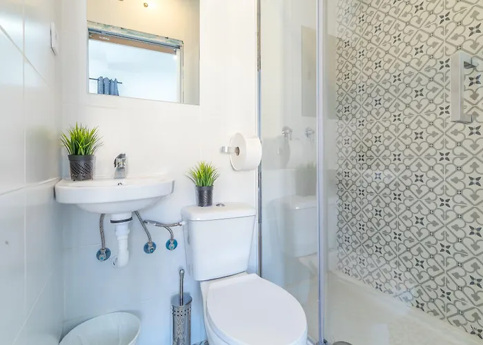 Ayz Silvela - Auto Check-in فندق مالقة