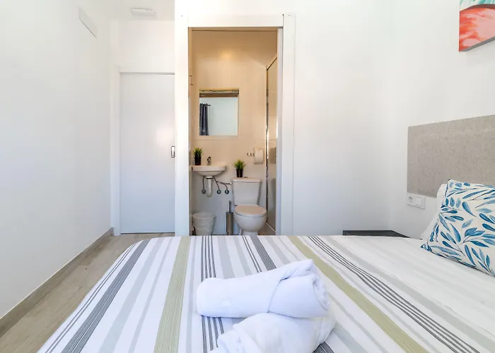 Ayz Silvela - Auto Check-in فندق مالقة