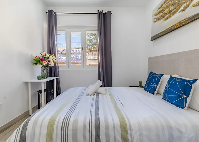 Ayz Silvela - Auto Check-in