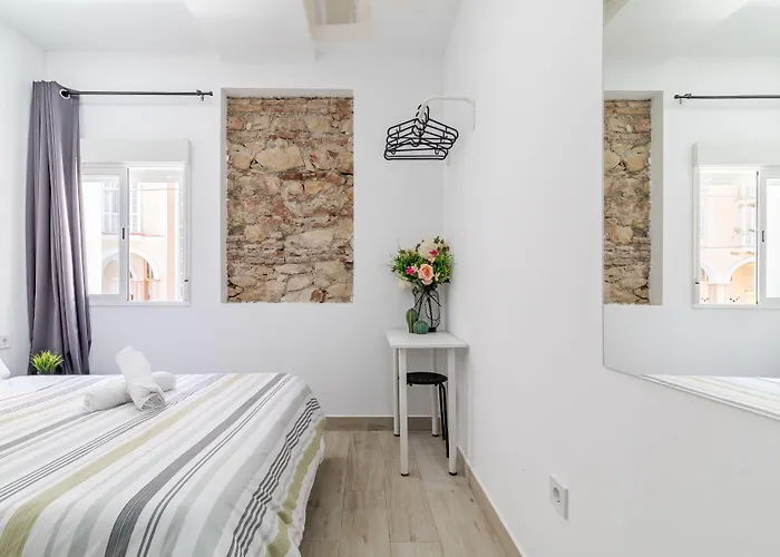 Ayz Silvela - Auto Check-in فندق مالقة