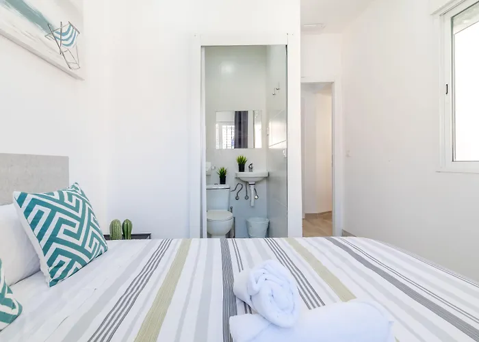 Ayz Silvela - Auto Check-in فندق مالقة