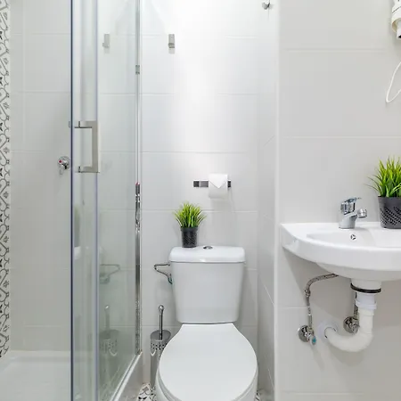 Hotel Ayz Silvela - Auto Check-in *