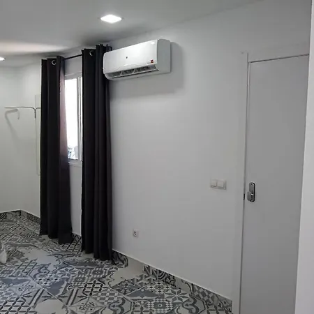 Ayz Silvela - Auto Check-in Gæstehus Málaga